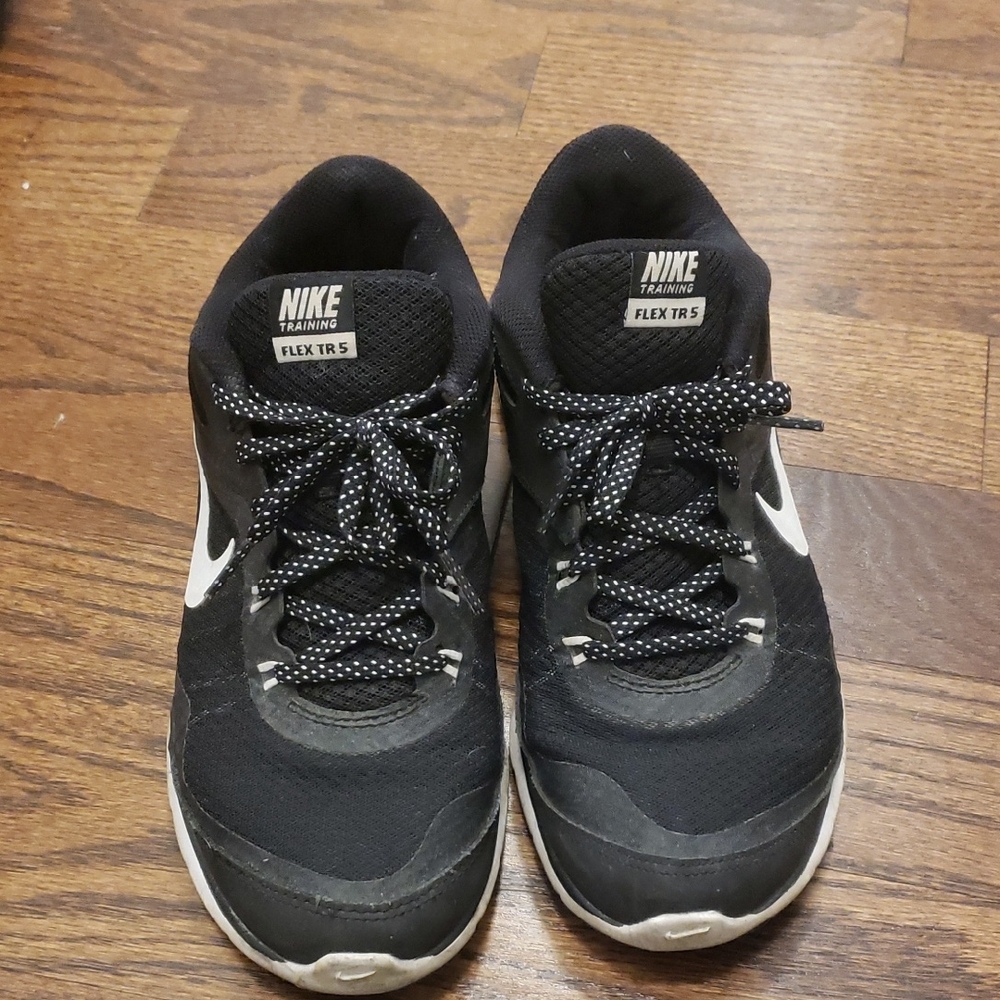 Nike Black and White Flex TR 5 Shoes Size 8